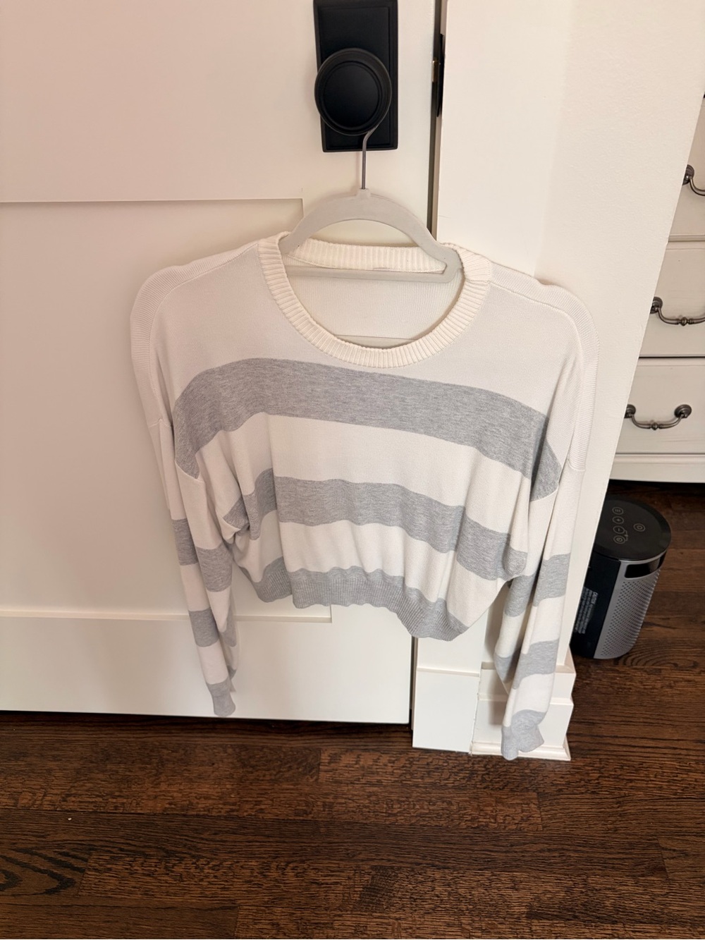 Garage Ribbed Cropped Sweater in Cream & Light Gray